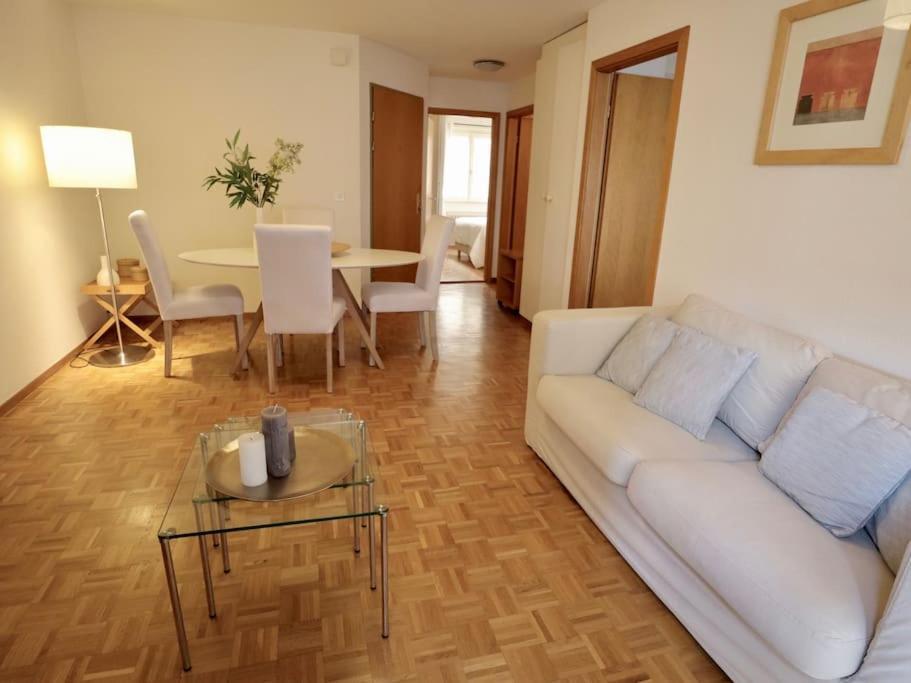 Comfortable, Very Well Located Between Train Station And Lake! Lausana Exterior foto