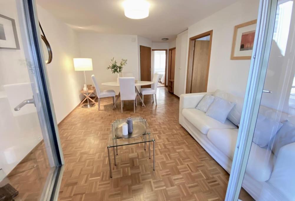 Comfortable, Very Well Located Between Train Station And Lake! Lausana Exterior foto